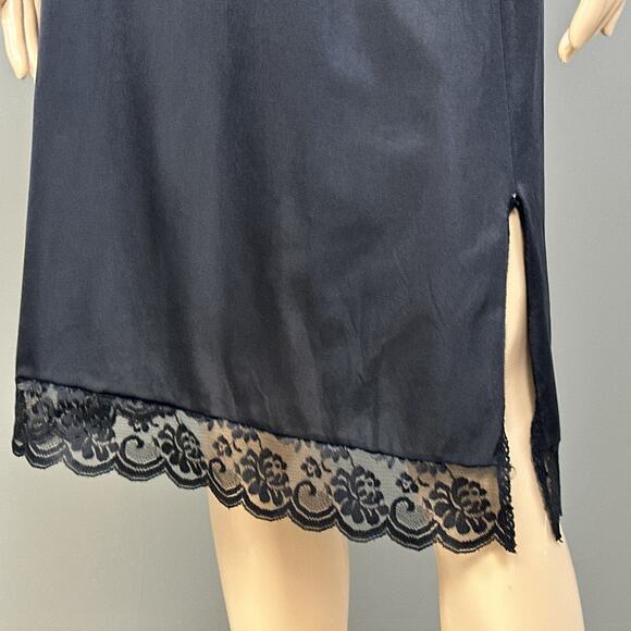Vintage JCPenney Fantasia Half Slip Size Medium Black Slit Lace ILGWU Union USA - Picture 3 of 7